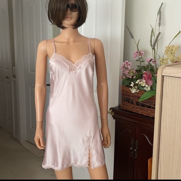 NWOT Vintage Victoria Secret silky soft lace detail slip dress - Picture 2 of 8